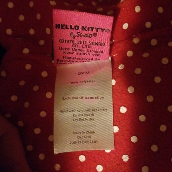 Hello kitty hat👋🐱👒 - Picture 3 of 6